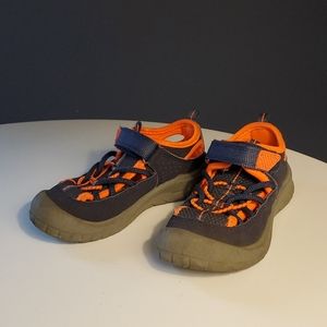 Oshkosh shoes sneakers bump toe sandals